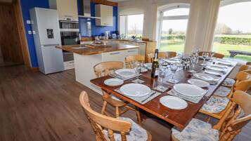 Cottage | Dining