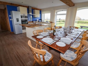 Cottage | Dining