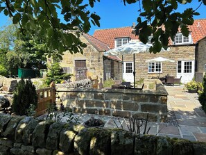 Exterior - Smugglers Rock Cottages (Scarborough)