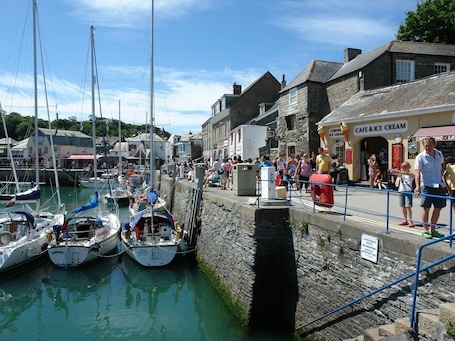 Cottage | Marina
