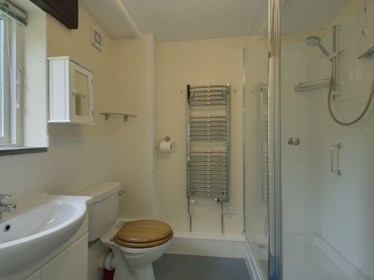 Cottage | Bathroom | Shower