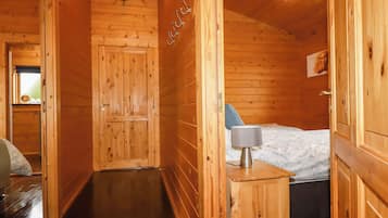 2 bedrooms, individually decorated, individually furnished, free WiFi