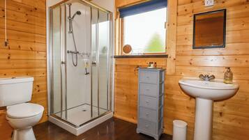 Cottage | Bathroom | Shower