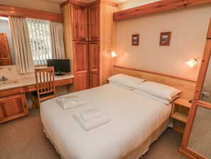 Cottage | 2 bedrooms, individually decorated, individually furnished, free WiFi
