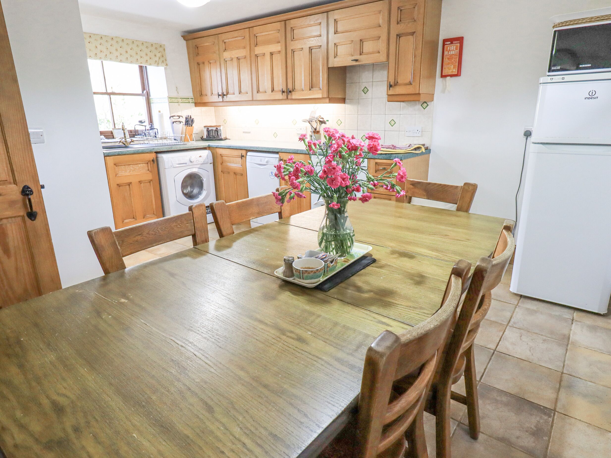 المنشأة من الداخل