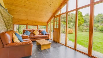 Cottage | Salle de séjour | Télévision