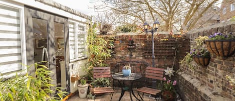 Cottage | Interior