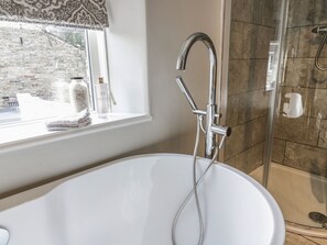 Cottage | Bathroom | Shower - The Snug (Keighley)