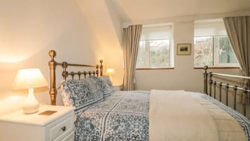 Cottage | 2 bedrooms, individually decorated, individually furnished, free WiFi