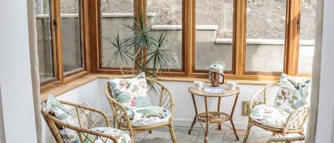 Cottage | Balcony