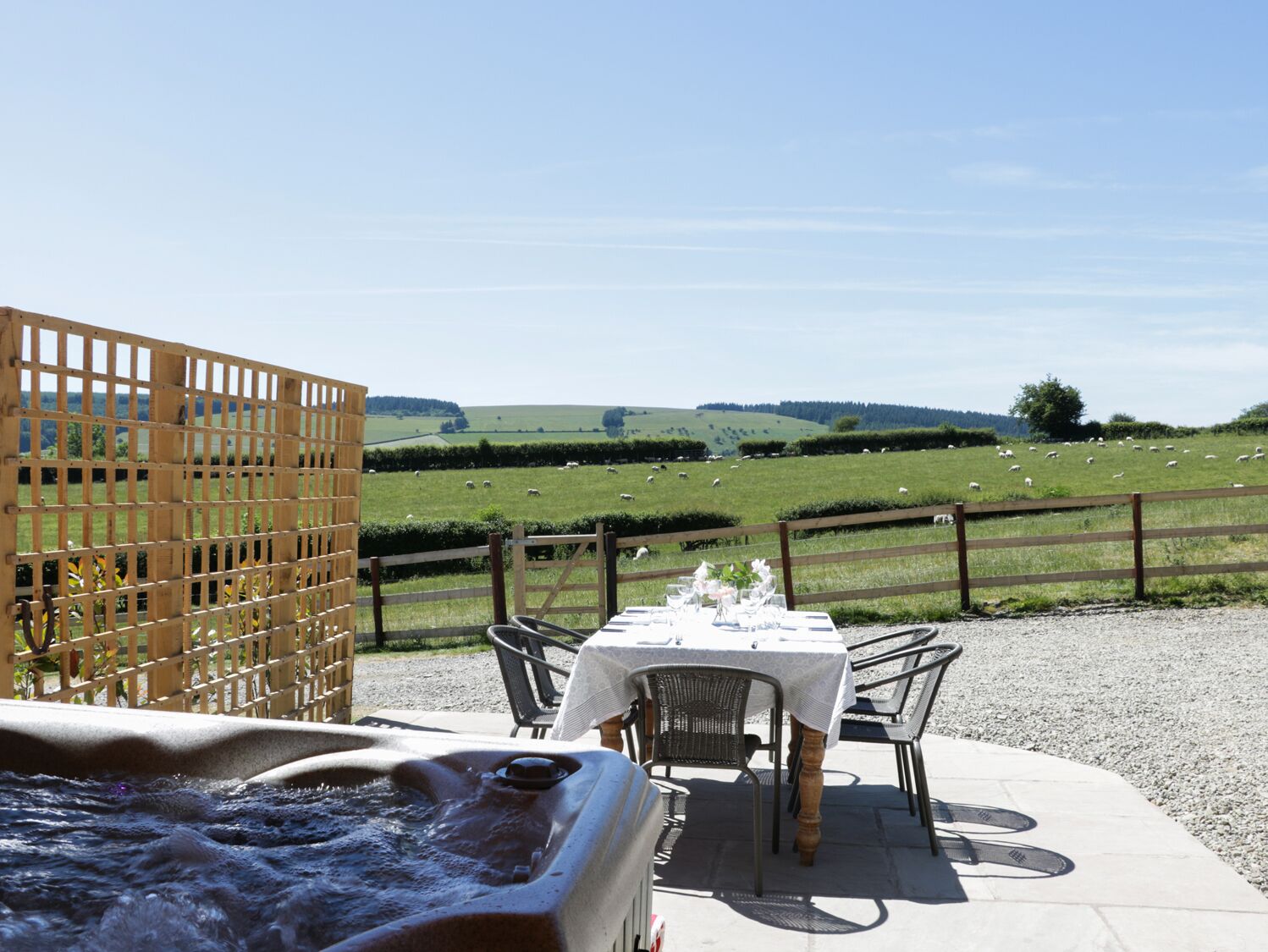 Cottage | Outdoor dining