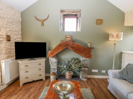 Cottage | Living area | TV