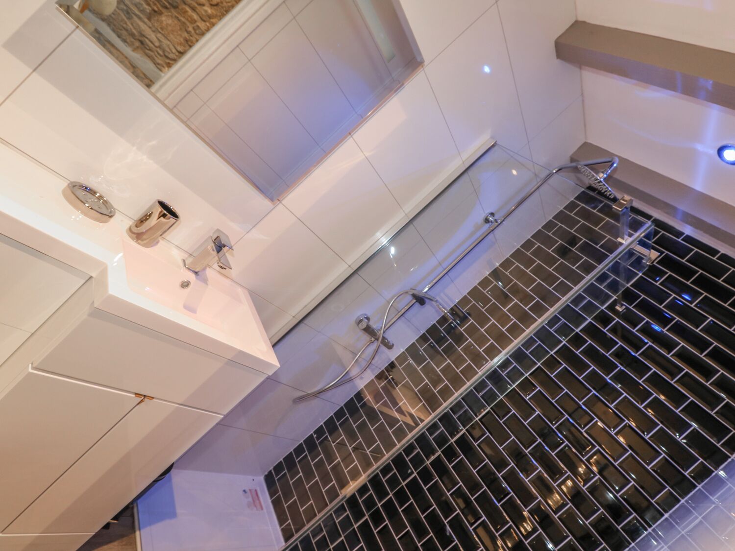 Cottage | Bathroom | Shower