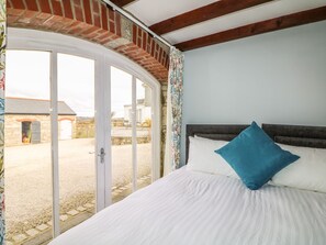 Casa de campo | 4 dormitorios, decoración individual, mobiliario individual