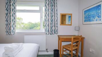 3 bedrooms, individually decorated, individually furnished, free WiFi