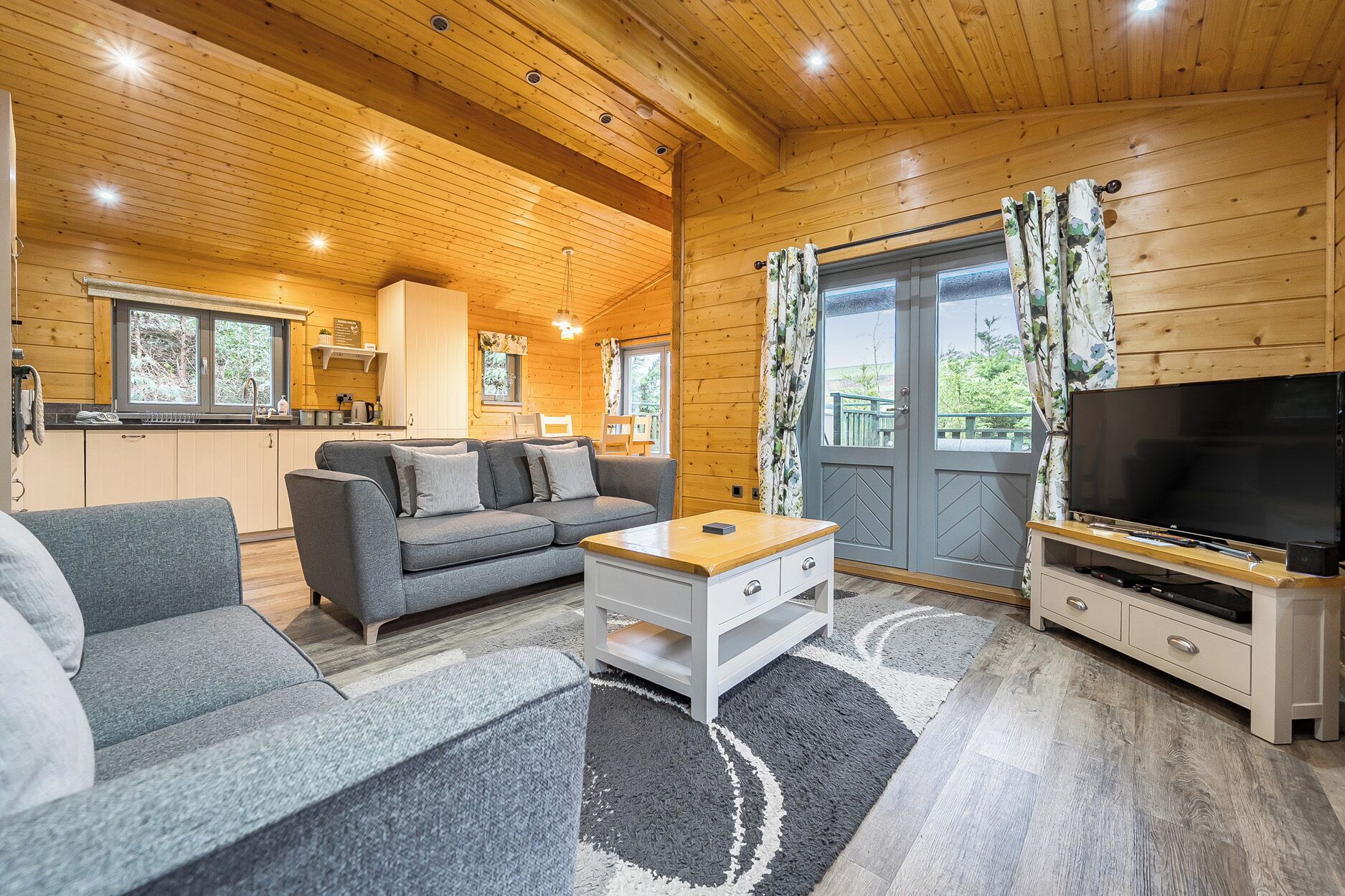 平房 | 客廳 | 電視