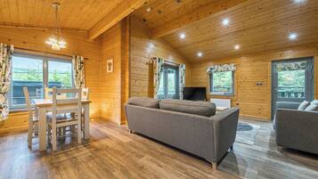 Cottage | Woonruimte | Televisie