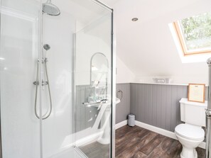 Ferienhaus | Badezimmer | Dusche, Haartrockner