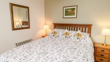 Cottage | 3 bedrooms, individually decorated, individually furnished, free WiFi