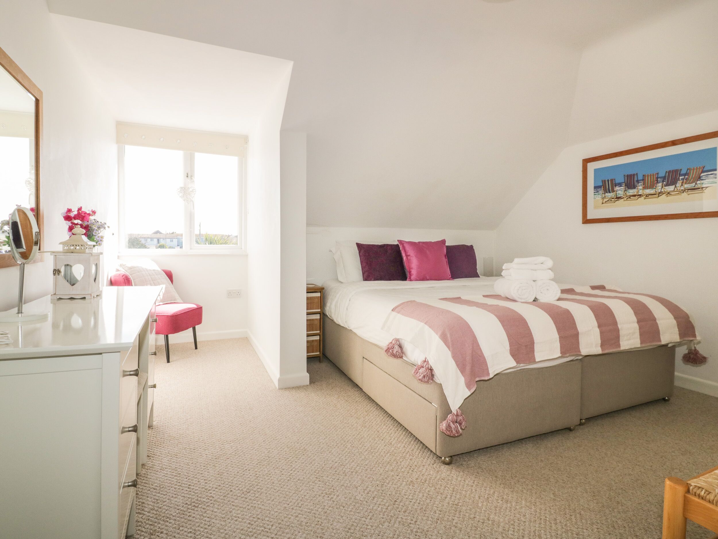 Cottage | 4 bedrooms, individually decorated, individually furnished, free WiFi