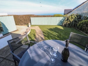 Cottage | Outdoor dining - Kittiwake (Newquay)