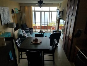 Standard Condo, 1 Bedroom, Kitchen, Ocean View | Living area