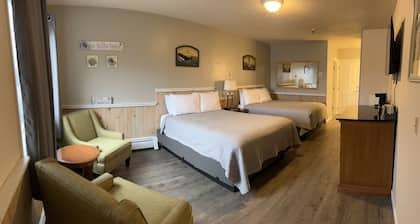 Vacationland Inn & Suites