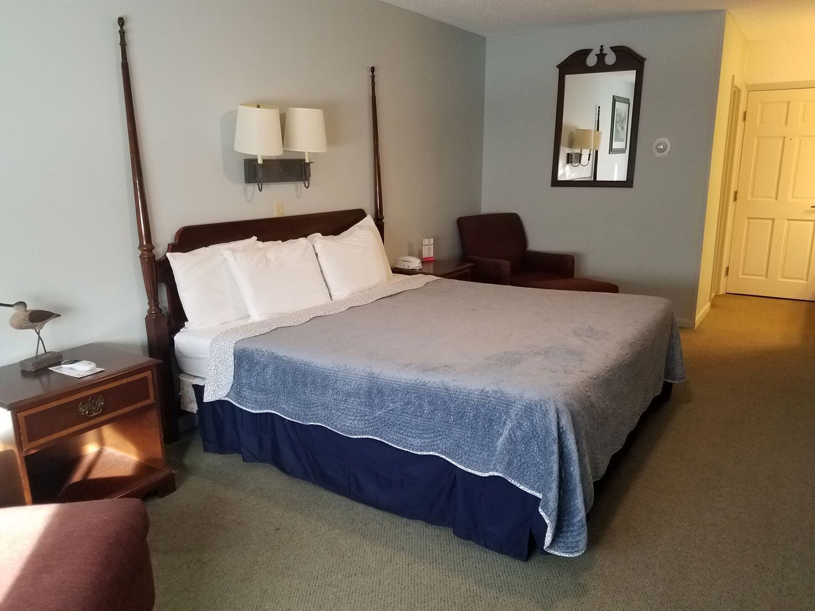 طراز فريد لكل وحدة ومكواة/لوح كي وواي فاي مجانًا وملاءات أسرّة