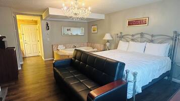 Luxury Studio Suite, 1 King Bed, Non Smoking, Pets Not Allowed | Individually furnished, iron/ironing board, free WiFi, bed sheets