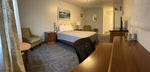 42-inch flat-screen TV with satellite channels, TV - Vacationland Inn & Suites (Brewer)
