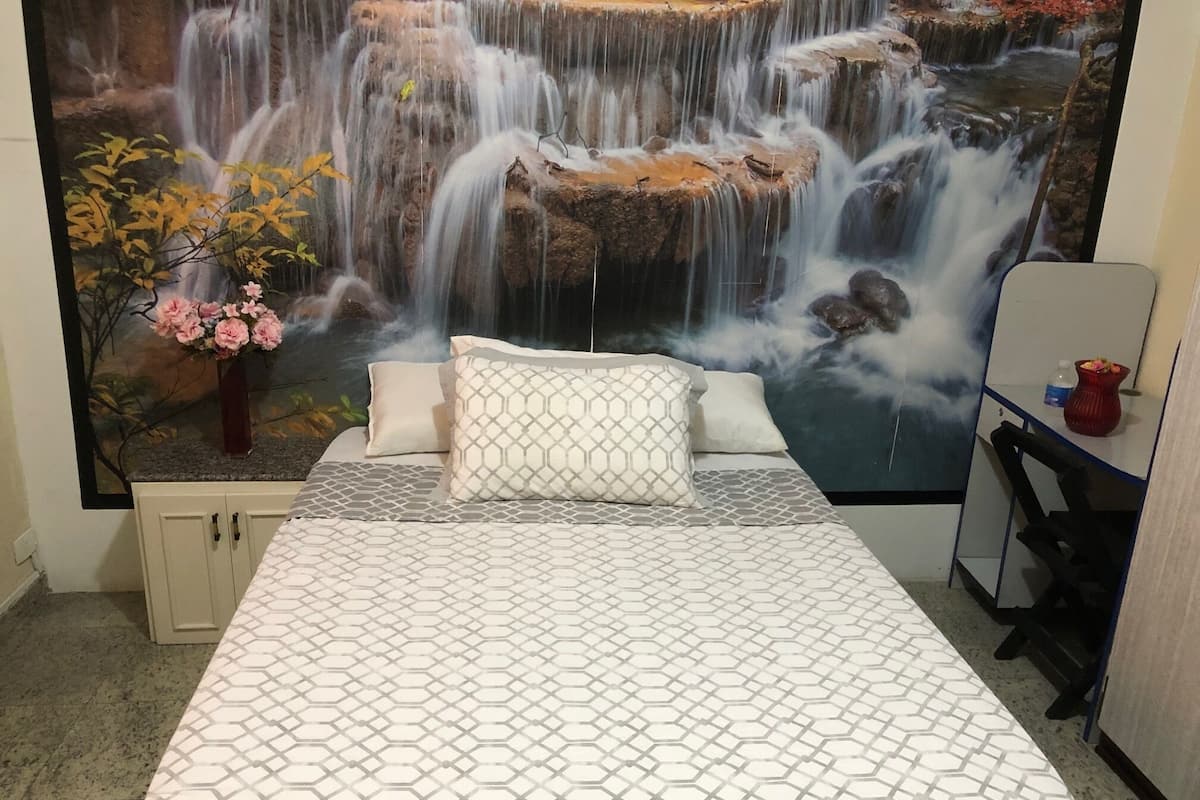 Comfort kamer, 1 tweepersoonsbed, niet-roken, uitzicht op stad | Gratis wifi, beddengoed