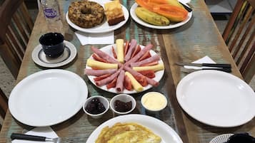 Daily continental breakfast (BRL 50 per person)