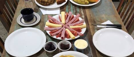 Colazione continentale, servita tutte le mattine (50 BRL a persona)