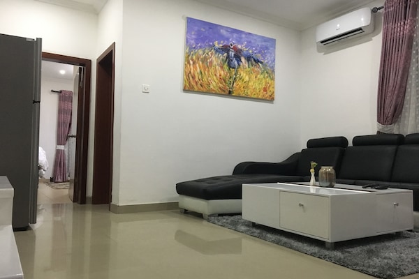 Classic Apartment, 1 Bedroom | Ruang tamu | TV skrin rata