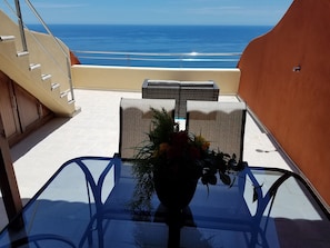 Apartamento panorámico, 1 cama de matrimonio grande, terraza, vistas al mar | Terraza o patio