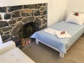 1 habitación, sistema de insonorización, wifi gratis y ropa de cama 