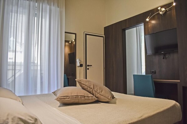 Habitación con 1 cama matrimonial o 2 individuales | Escritorio y wifi gratis 