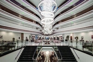 Interior - TUI Magic Life Jacaranda (Side)