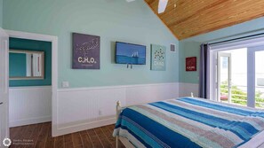 5 bedrooms, desk, iron/ironing board, free WiFi