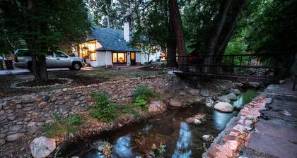 Creekside, steps to the Broadmoor, close to Zoo, Seven Falls, hike from house