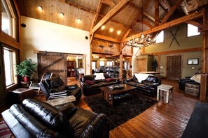 Interior - Fly Fisherman's Lodge on the Bitterroot River, Lolo Mt (Lolo)