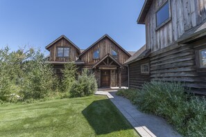 Exterior - Fly Fisherman's Lodge on the Bitterroot River, Lolo Mt (Lolo)