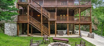 Wunderschöne Log Getaway in Cove Hollow eingebettet