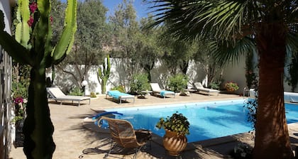 EXCELENTE PROPIEDAD CON ENCANTO CON PISCINA todo confort, calma y tranquilidad ...