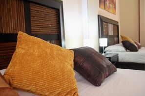 2 dormitoris, planxa i posts de planxar, wifi gratuïta i roba de llit 