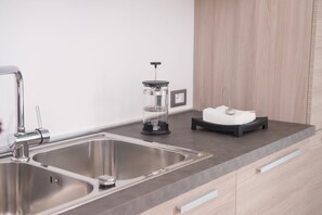 Fridge, microwave, oven, stovetop - Independent villa 100 meters from the beach of Lido Fiori - Menfi (Menfi)