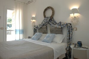 4 chambres, coffres-forts dans les chambres, fer et planche à repasser