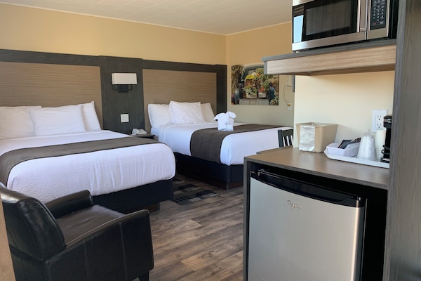 Comfort Double Room, 2 Queen Beds, Non Smoking | Egyptian cotton sheets, desk, blackout drapes, soundproofing