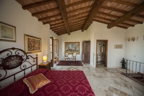 1 bedroom, WiFi, bed sheets - Your Agritourism with Charm at Mandorlinovo (Asciano)
