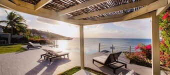 AMAZING VILLA! BREATHTAKING VIEW AND INFINITY POOL WITH DIRECT ACCESS TO THE SEA